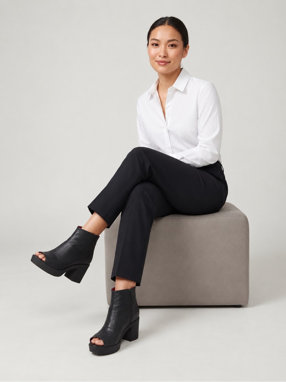 Liebeskind Berlin peep-toe leather ankle boots. EU 37